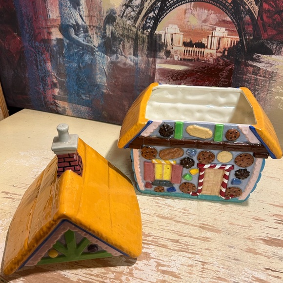 Vintage Gingerbread House Cookie Jar hand painted porcelain glazed - Picture 10 of 13